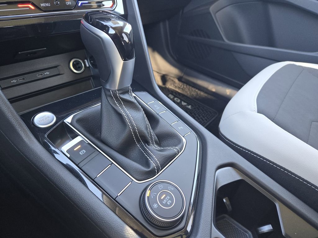 New 2026 Volkswagen Taos SE image 17