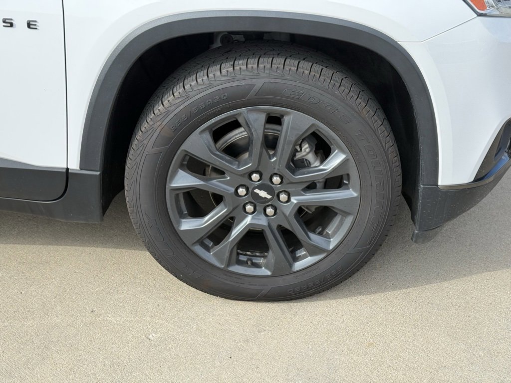 Used 2021 Chevrolet Traverse RS image 9