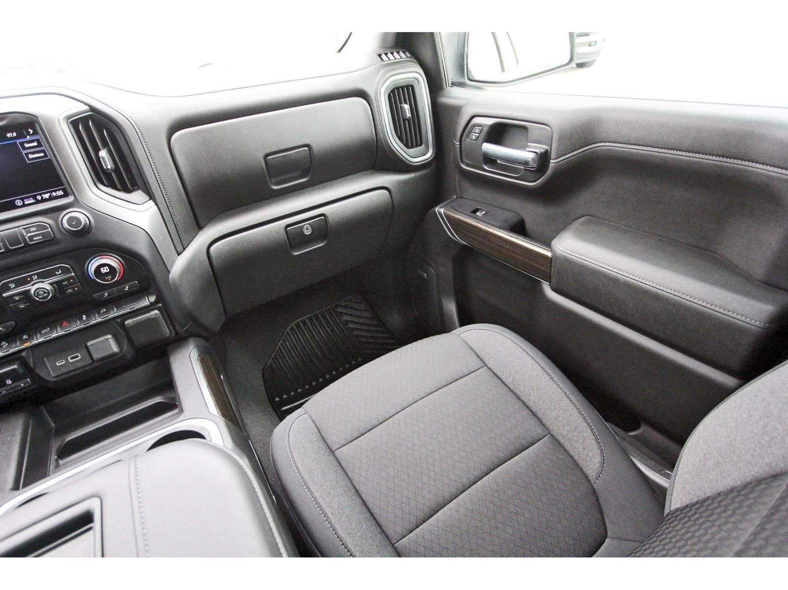 Used 2020 Chevrolet Silverado 1500 RST w/ Texas Edition image 13