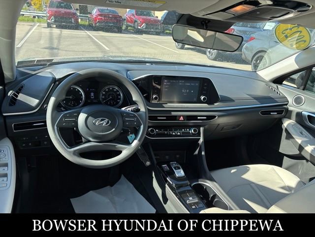 Used 2023 Hyundai Sonata SE FWD image 9