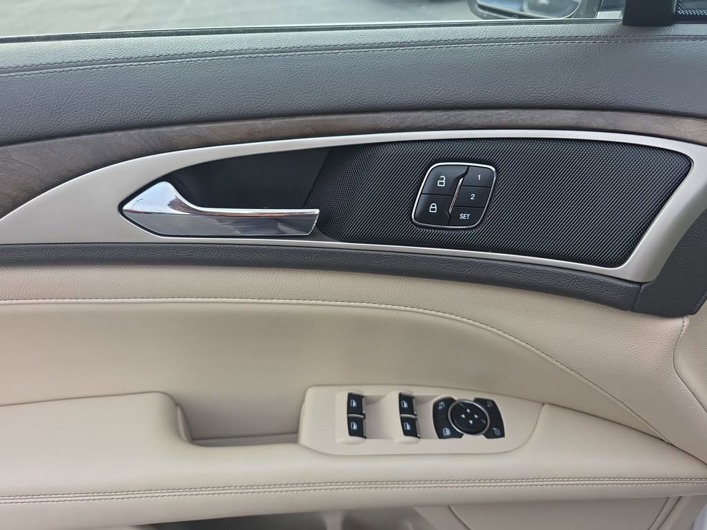 Used 2018 Lincoln MKZ Select image 14