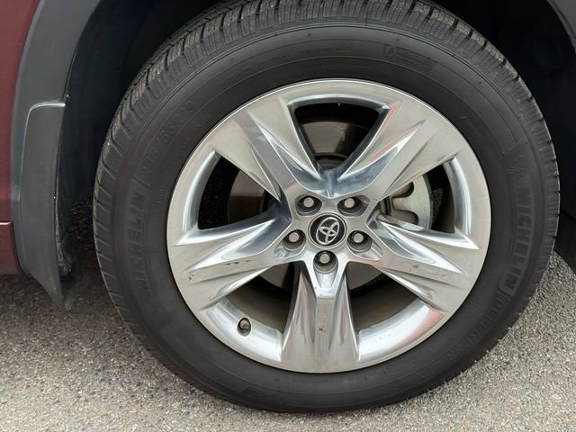 Used 2018 Toyota Highlander Limited image 17