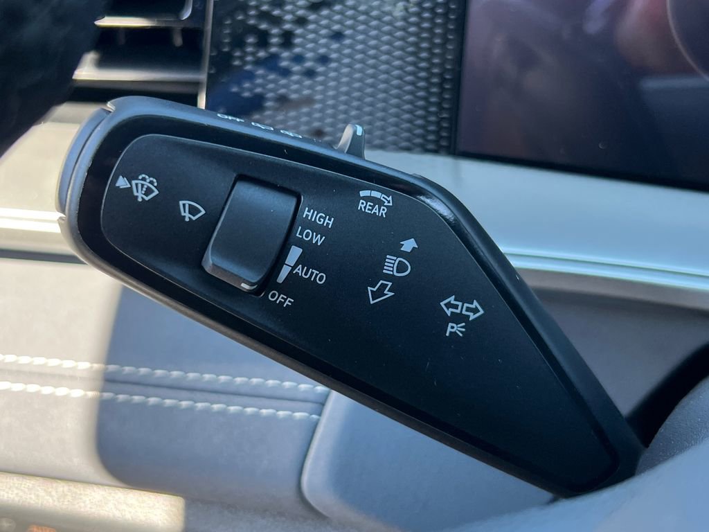 New 2026 Volkswagen Tiguan SE R-Line image 29