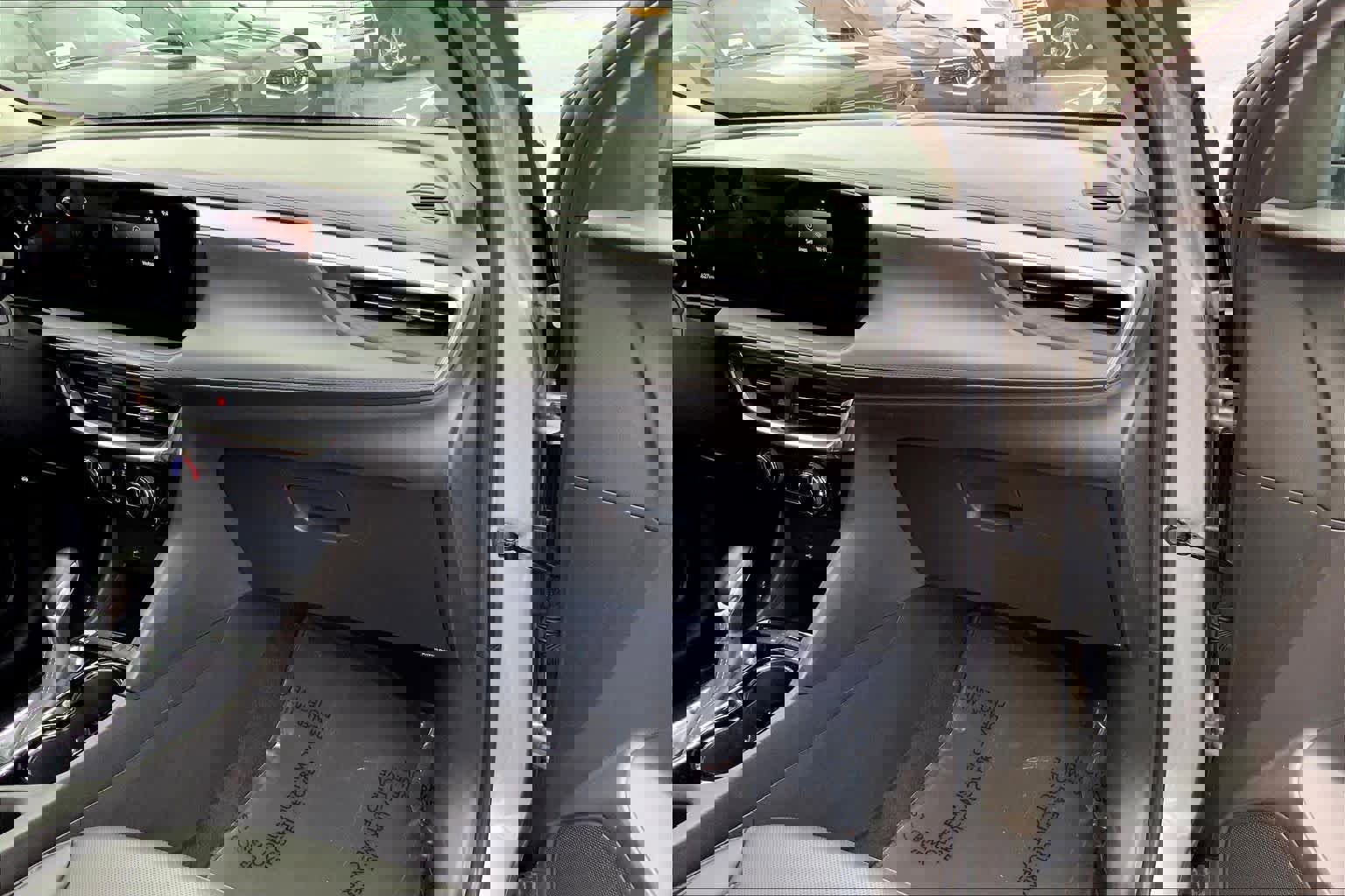 Used 2024 Buick Encore GX Sport Touring image 17