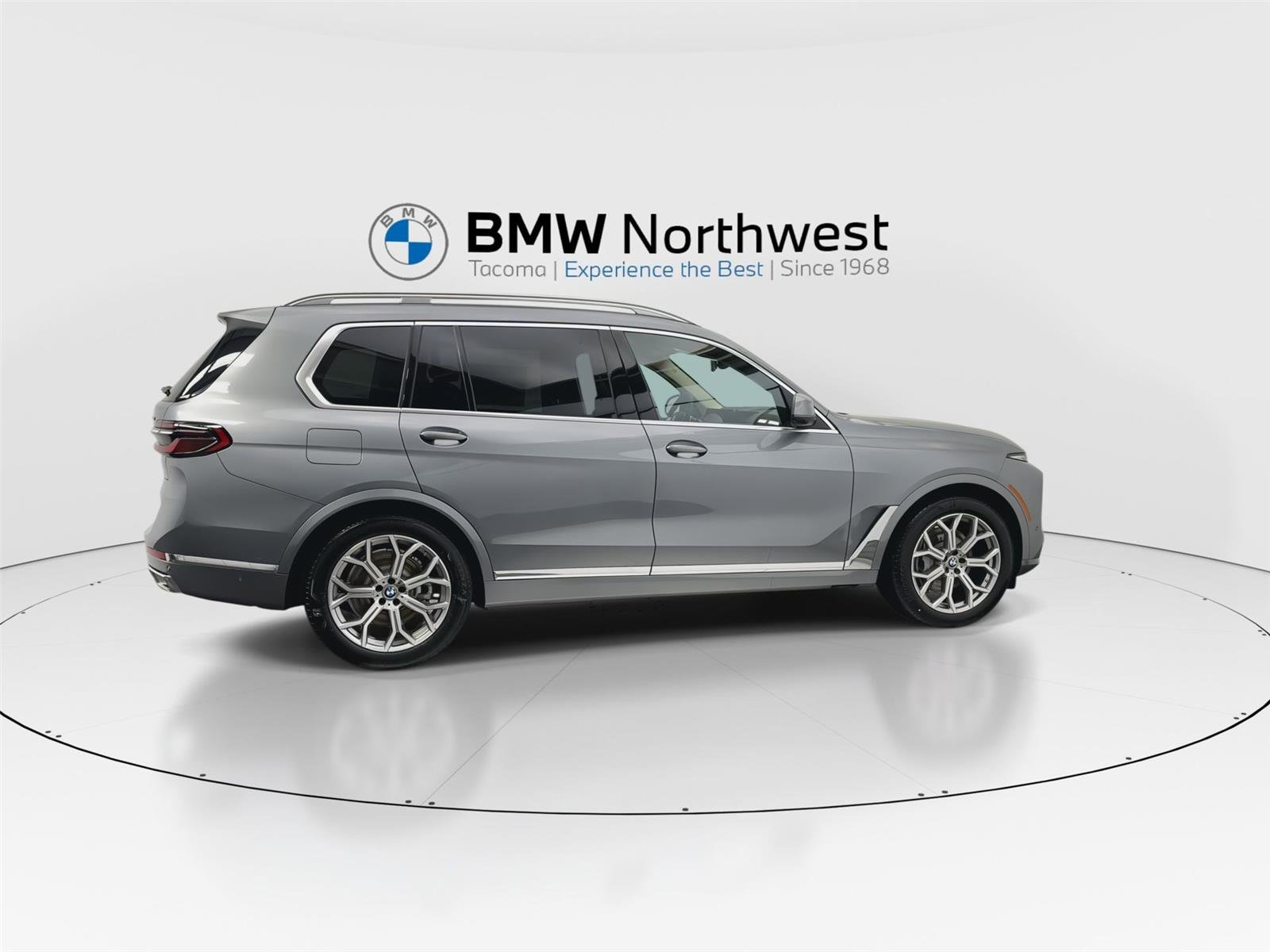 New 2026 BMW X7 xDrive40i w/ Premium Package image 4