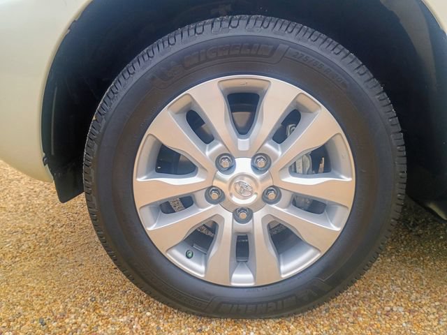 Used 2018 Toyota Sequoia Platinum AWD/4WD image 18