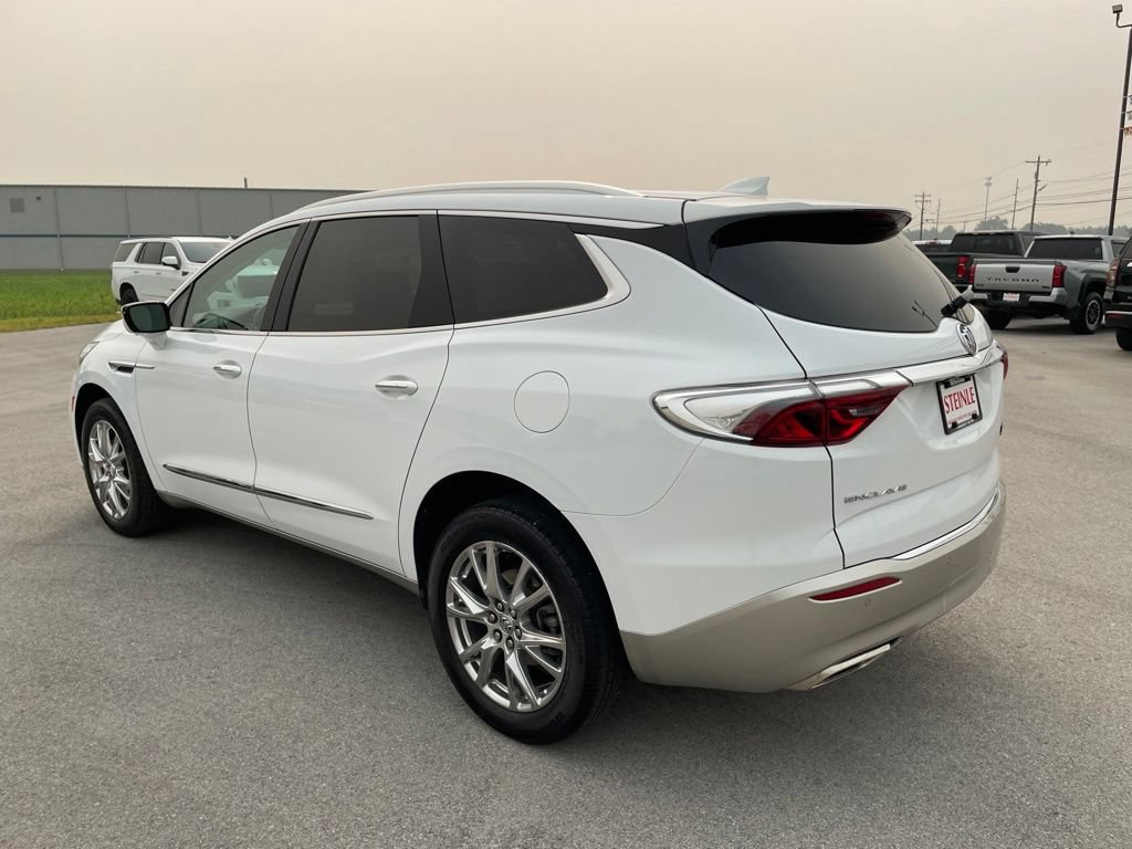 Used 2024 Buick Enclave Premium w/ Experience Buick Package FWD image 5