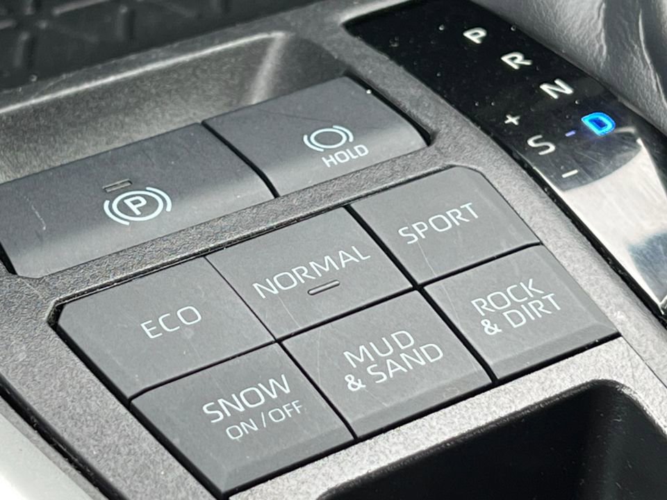 Used 2024 Toyota RAV4 XLE image 25