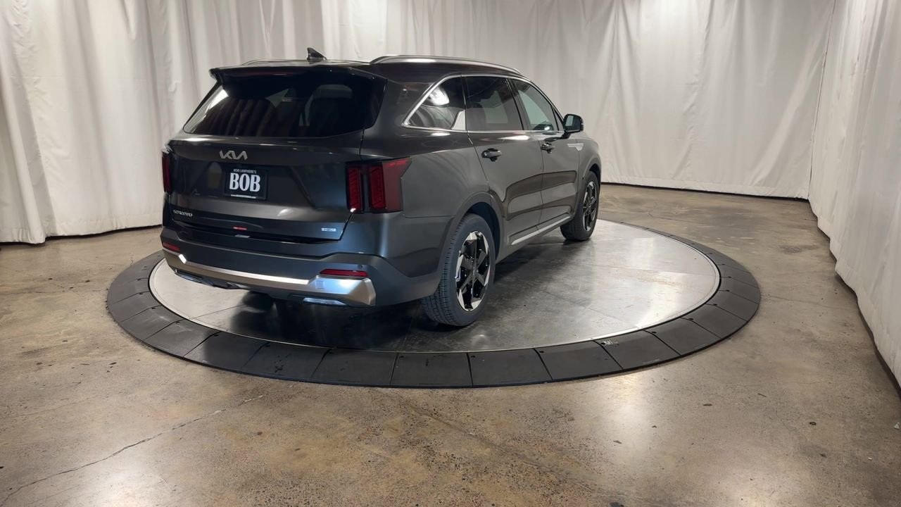 Certified 2025 Kia Sorento EX w/ EX Panoramic Sunroof Package image 12