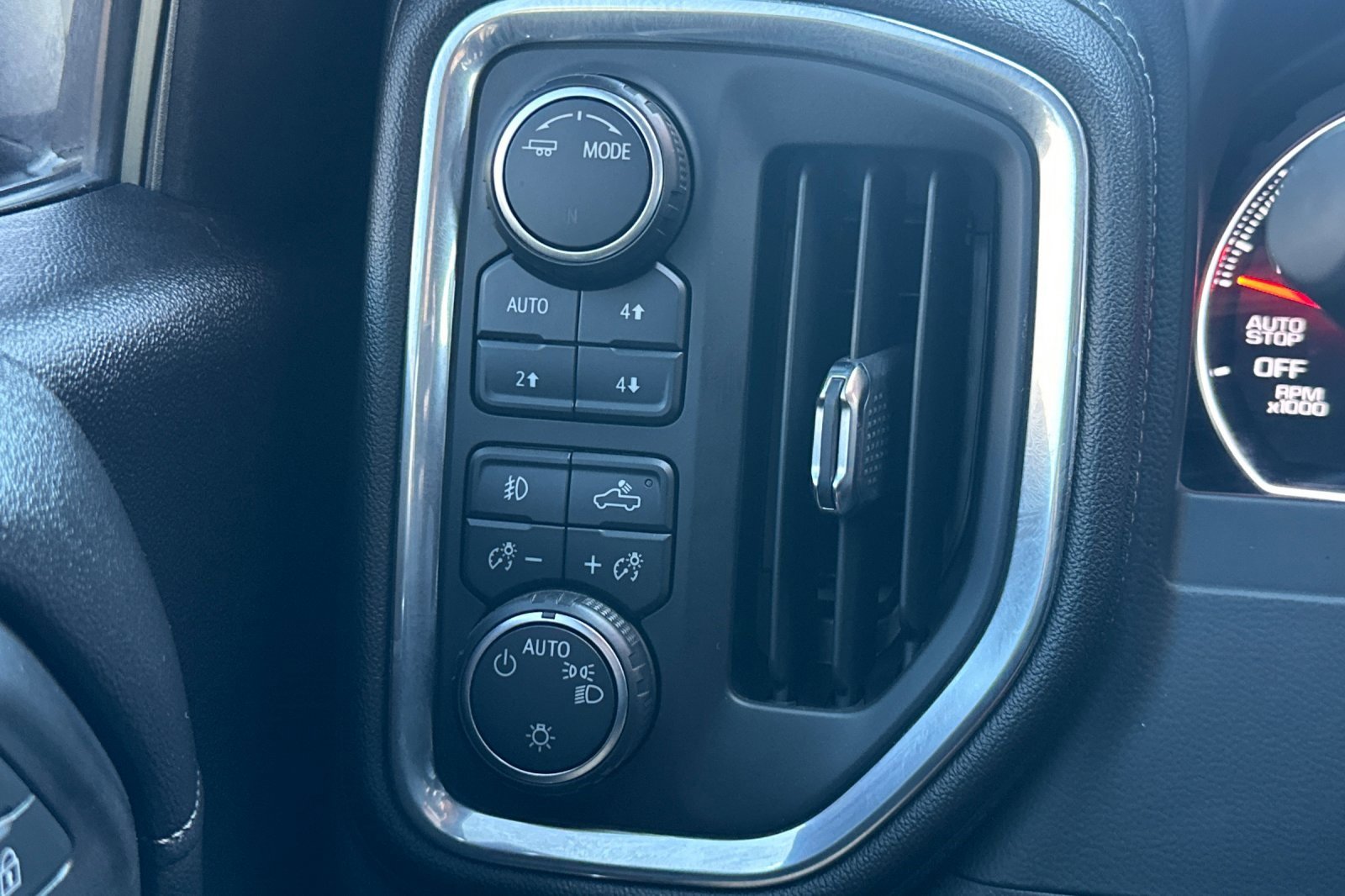 Used 2021 Chevrolet Silverado 1500 LT Trail Boss image 41