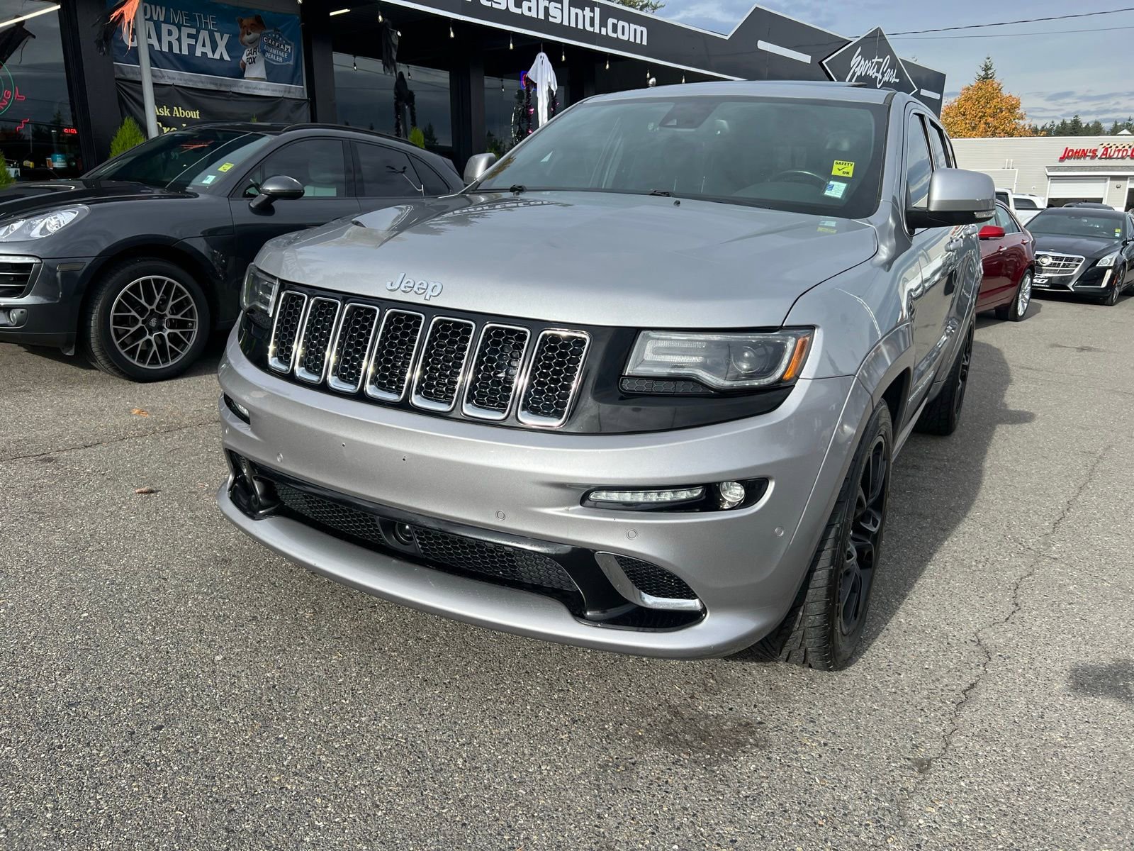Used 2015 Jeep Grand Cherokee SRT w/ Luxury Group II image 9
