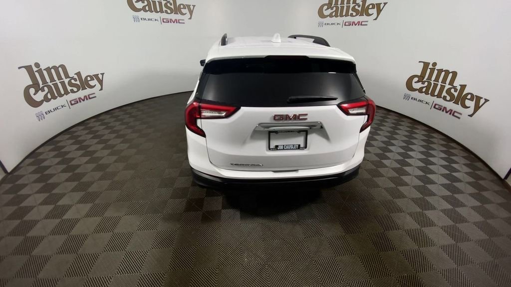 Used 2023 GMC Terrain SLE w/ Driver Convenience Package FWD image 7