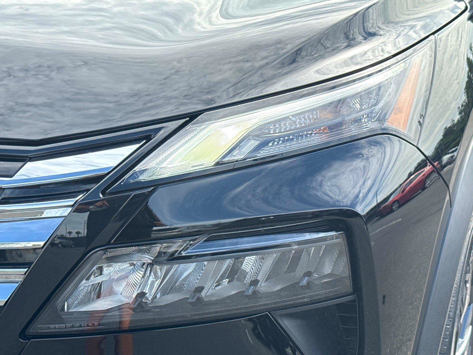 Used 2024 Nissan Rogue SV FWD image 10