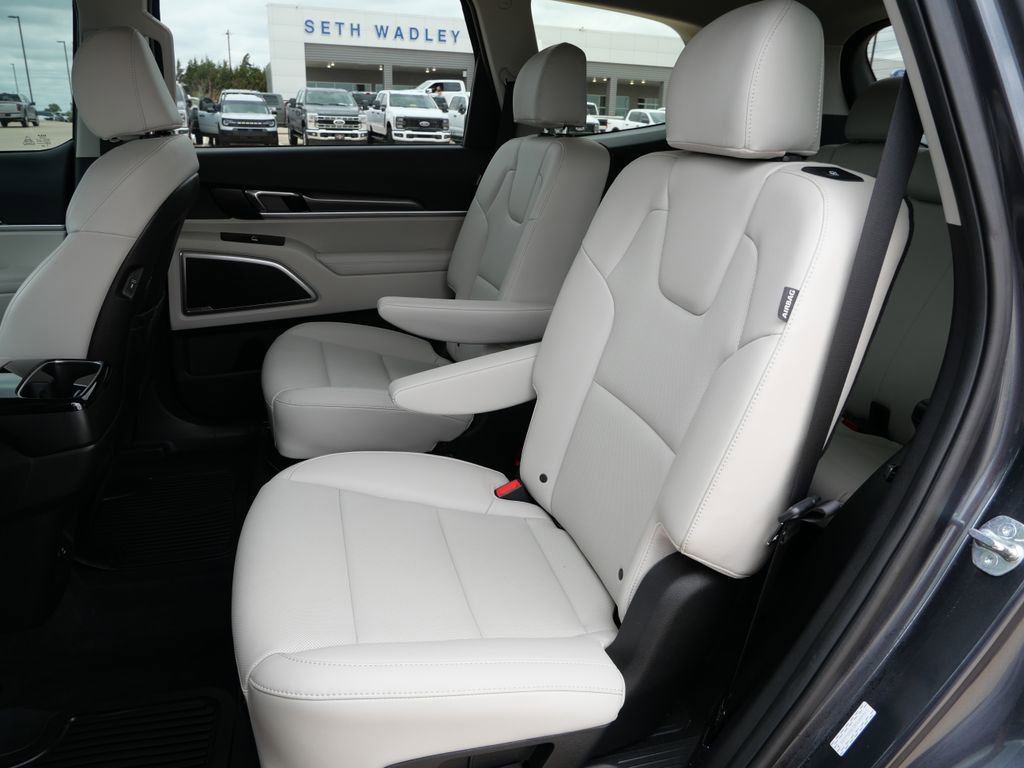 Used 2023 Kia Telluride S w/ S Sunroof Package FWD image 13