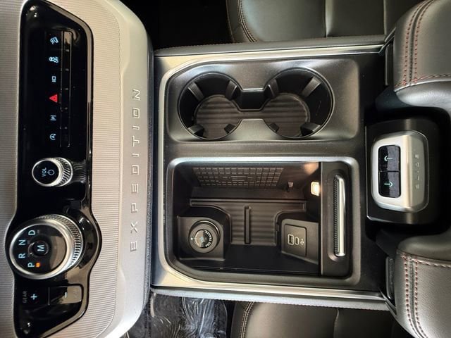 Used 2025 Ford Expedition Max Active AWD/4WD image 23