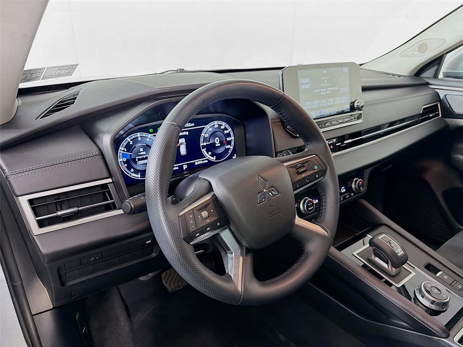 Used 2024 Mitsubishi Outlander SE AWD/4WD image 9