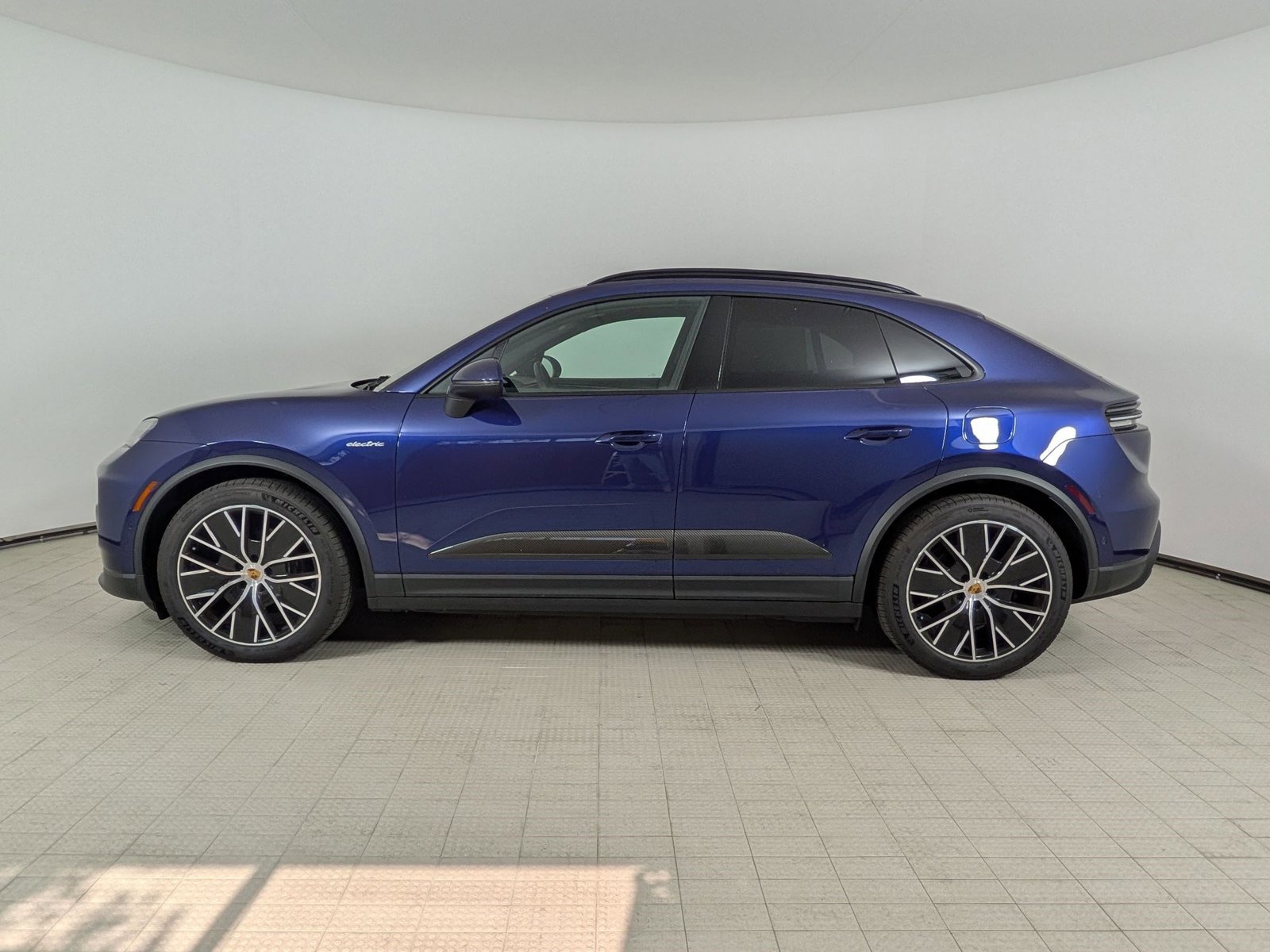 New 2024 Porsche Macan 4 Electric AWD/4WD image 2