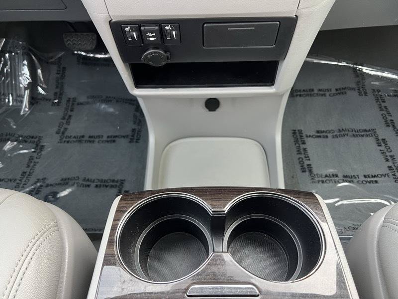 Used 2020 Toyota Sienna XLE FWD image 22