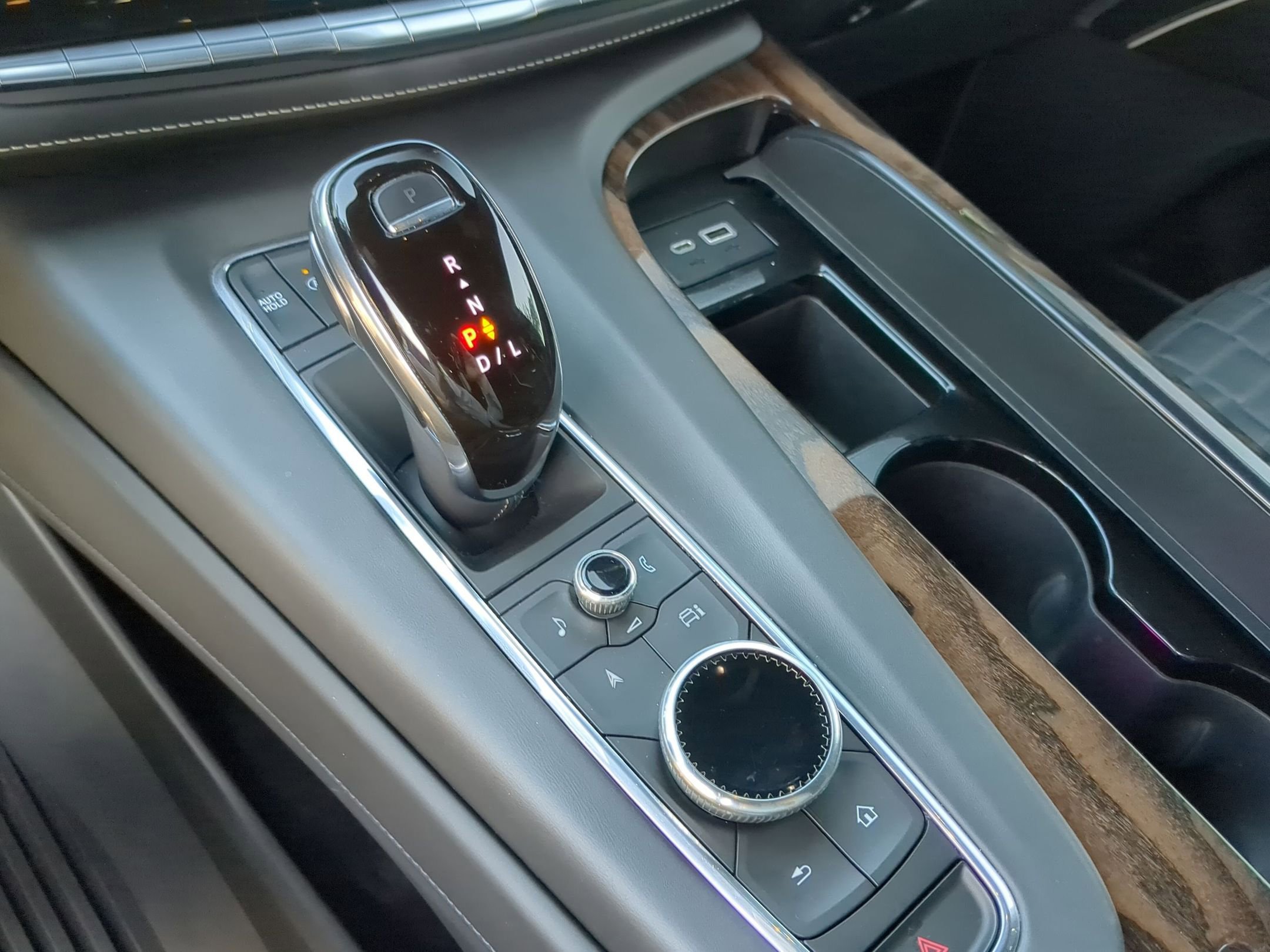 Used 2021 Cadillac Escalade Premium Luxury Platinum w/ LPO, Floor Liner Package image 19