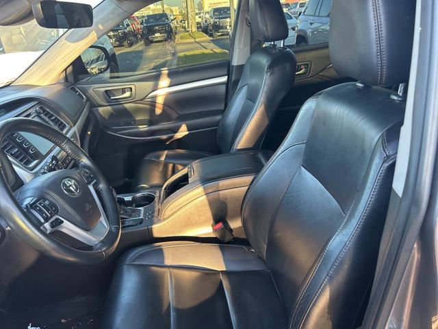 Used 2019 Toyota Highlander XLE image 10