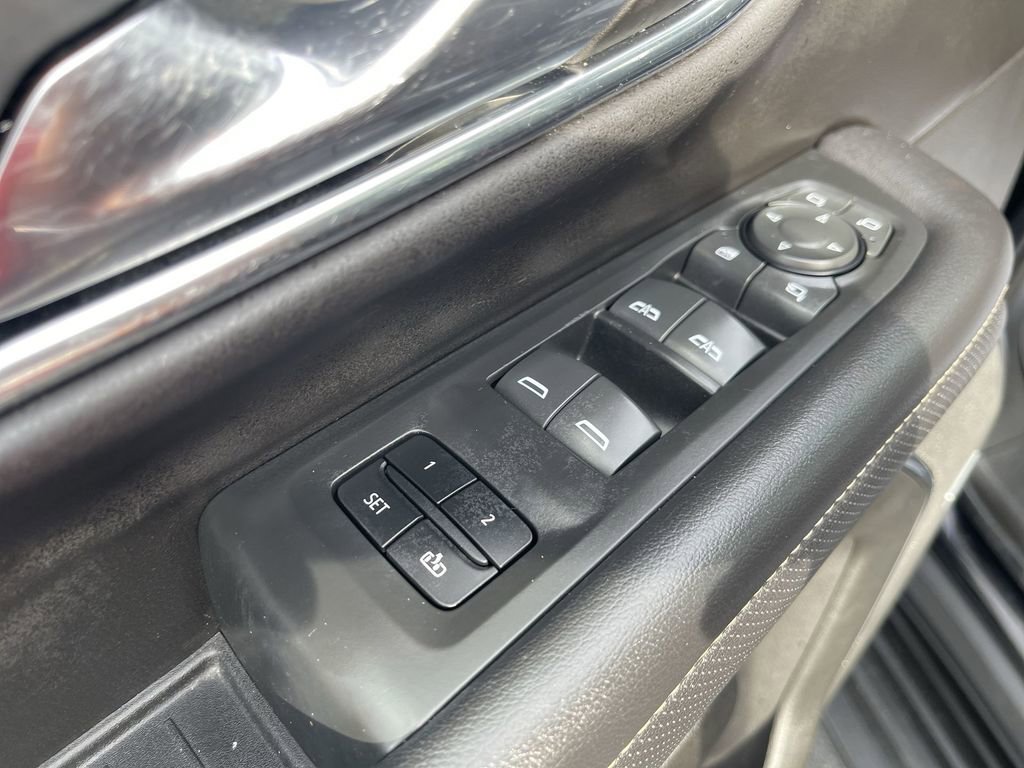 Used 2021 GMC Yukon SLT w/ SLT Premium Package AWD/4WD image 13