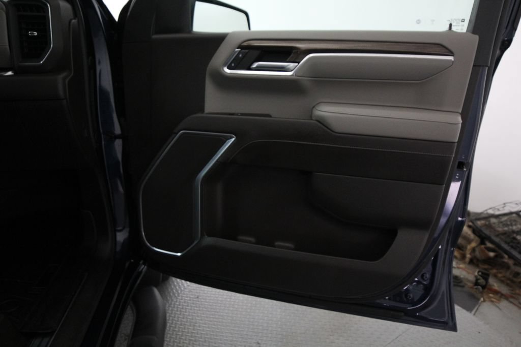 Used 2023 Chevrolet Silverado 1500 LT AWD/4WD image 44