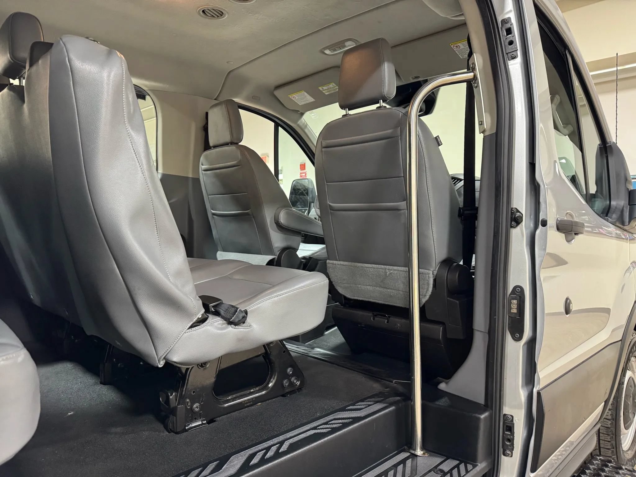 Used 2019 Ford Transit 350 XL RWD image 28