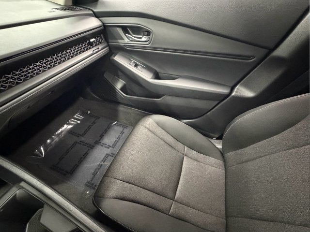 Certified 2025 Honda Accord SE image 25