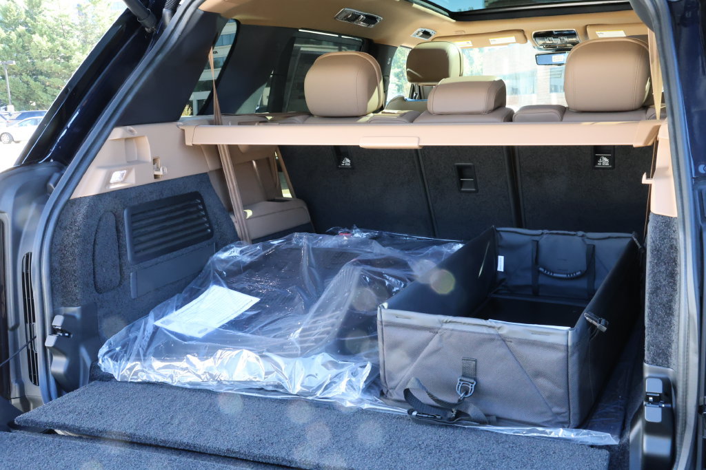 New 2027 Land Rover Range Rover Long Wheelbase SE AWD/4WD image 7