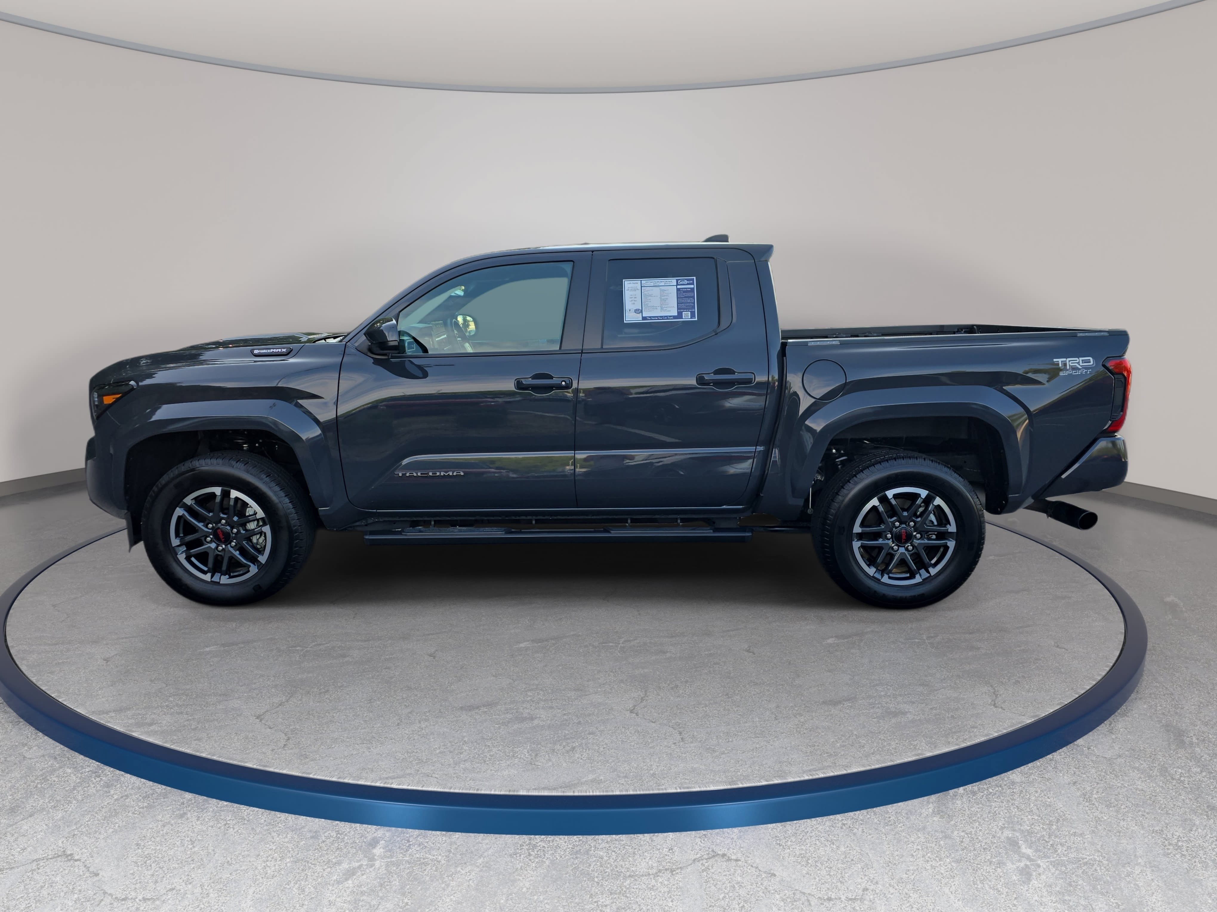 Used 2025 Toyota Tacoma TRD Sport AWD/4WD image 8