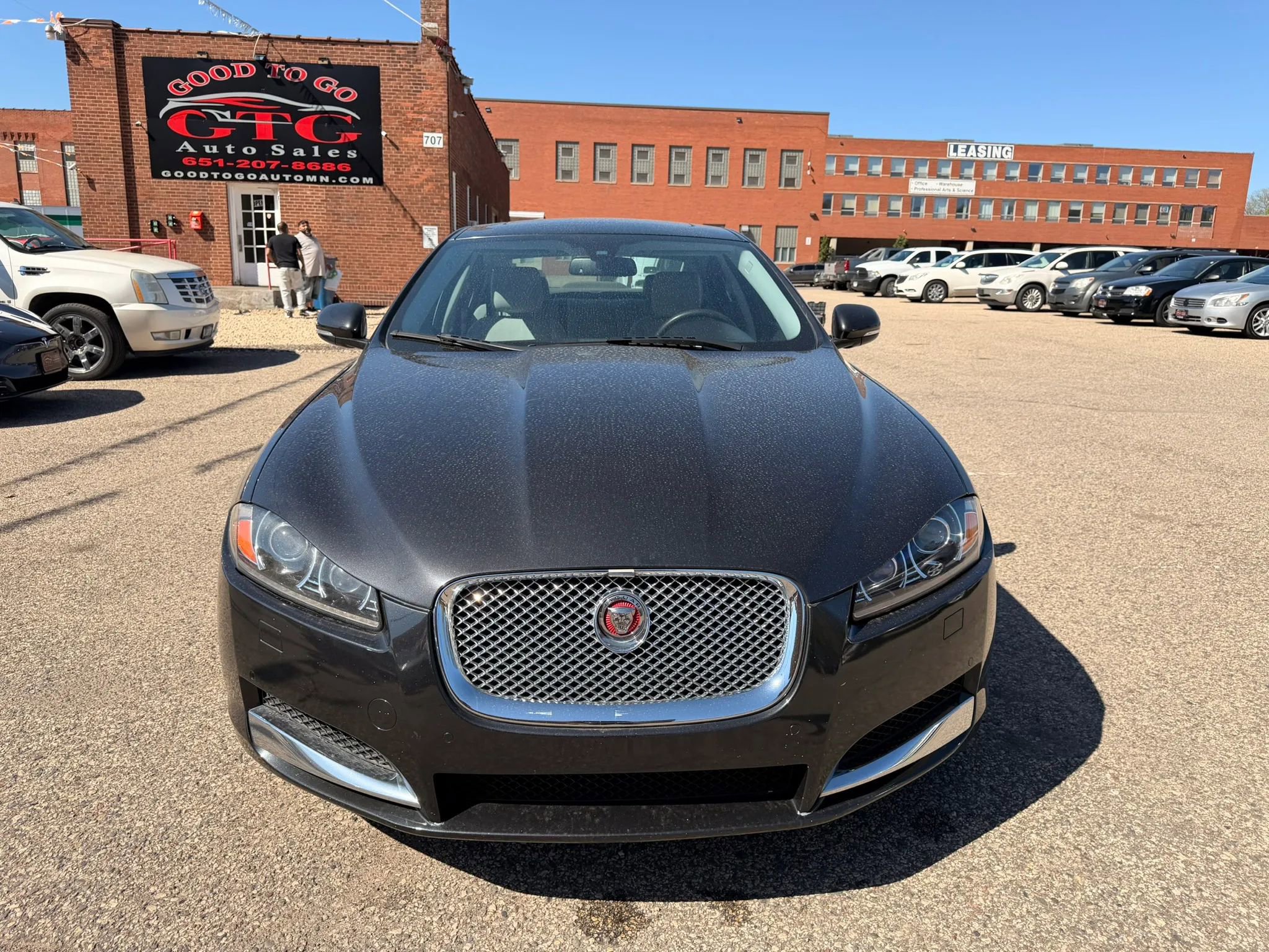 Used 2015 Jaguar XF Premium RWD image 9