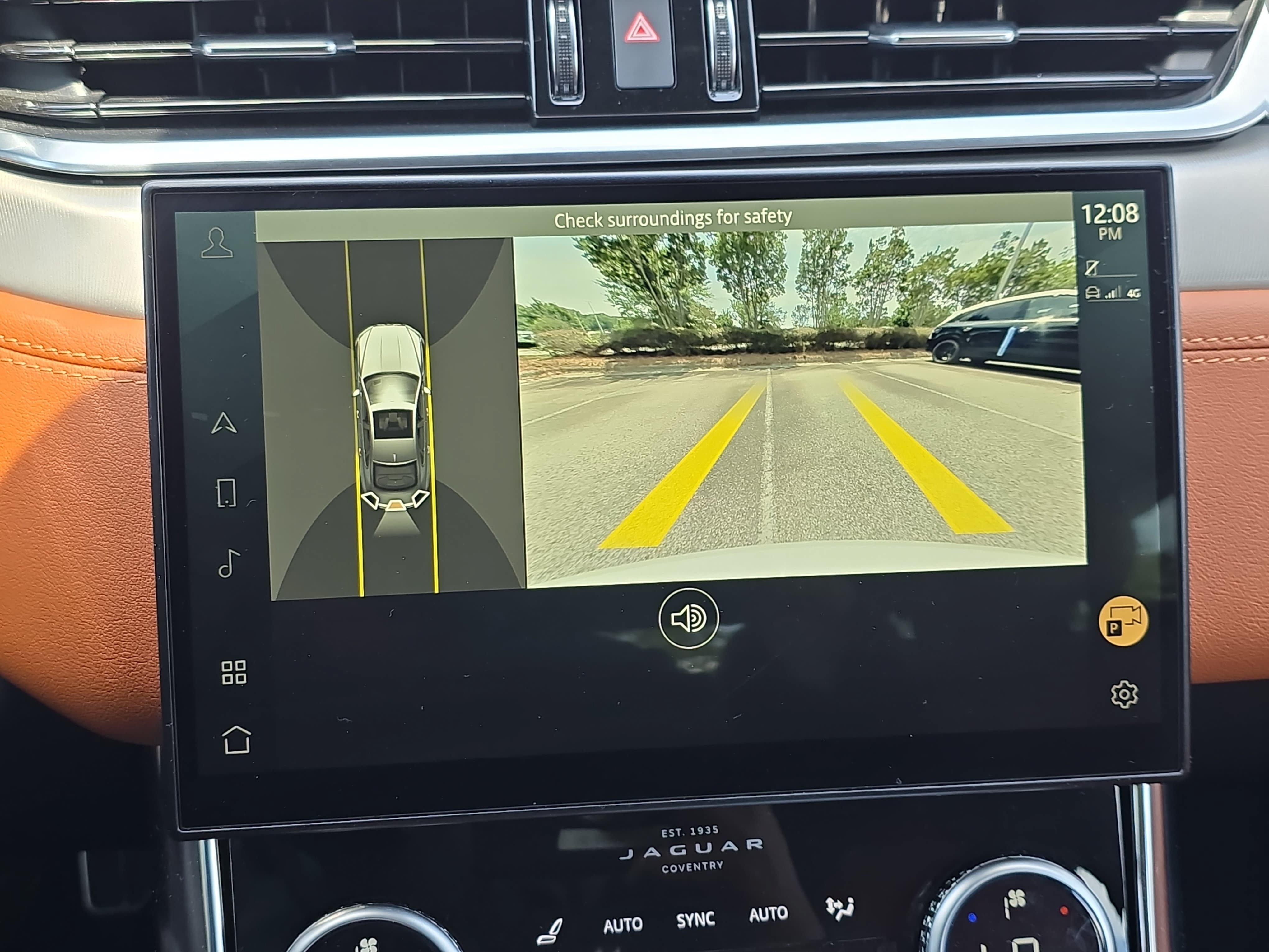 Certified 2024 Jaguar XF R-Dynamic SE RWD image 24