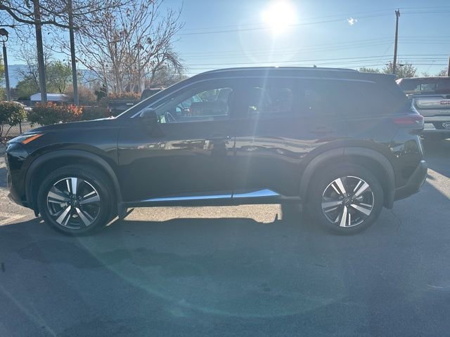 Used 2023 Nissan Rogue SL image 3