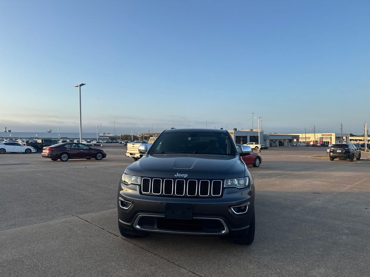 Used 2020 Jeep Grand Cherokee Limited AWD/4WD image 6