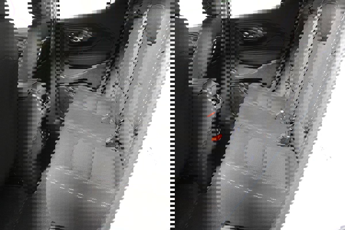 Used 2023 GMC Terrain SLE w/ Driver Convenience Package image 32