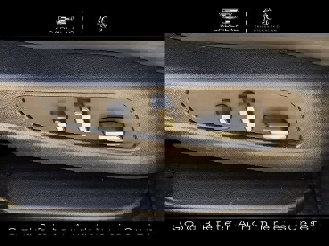 Used 2025 Cadillac XT6 Premium Luxury w/ Technology Package image 27