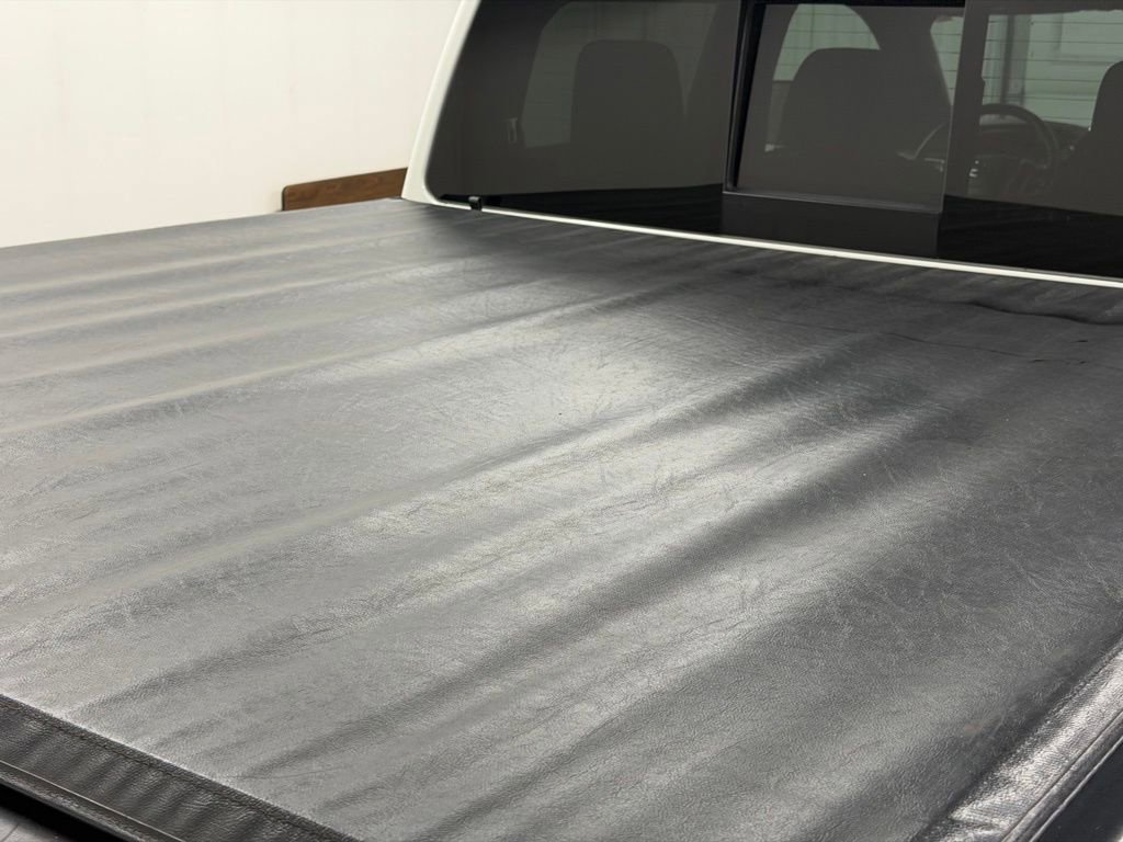 Used 2018 Nissan Titan S image 14