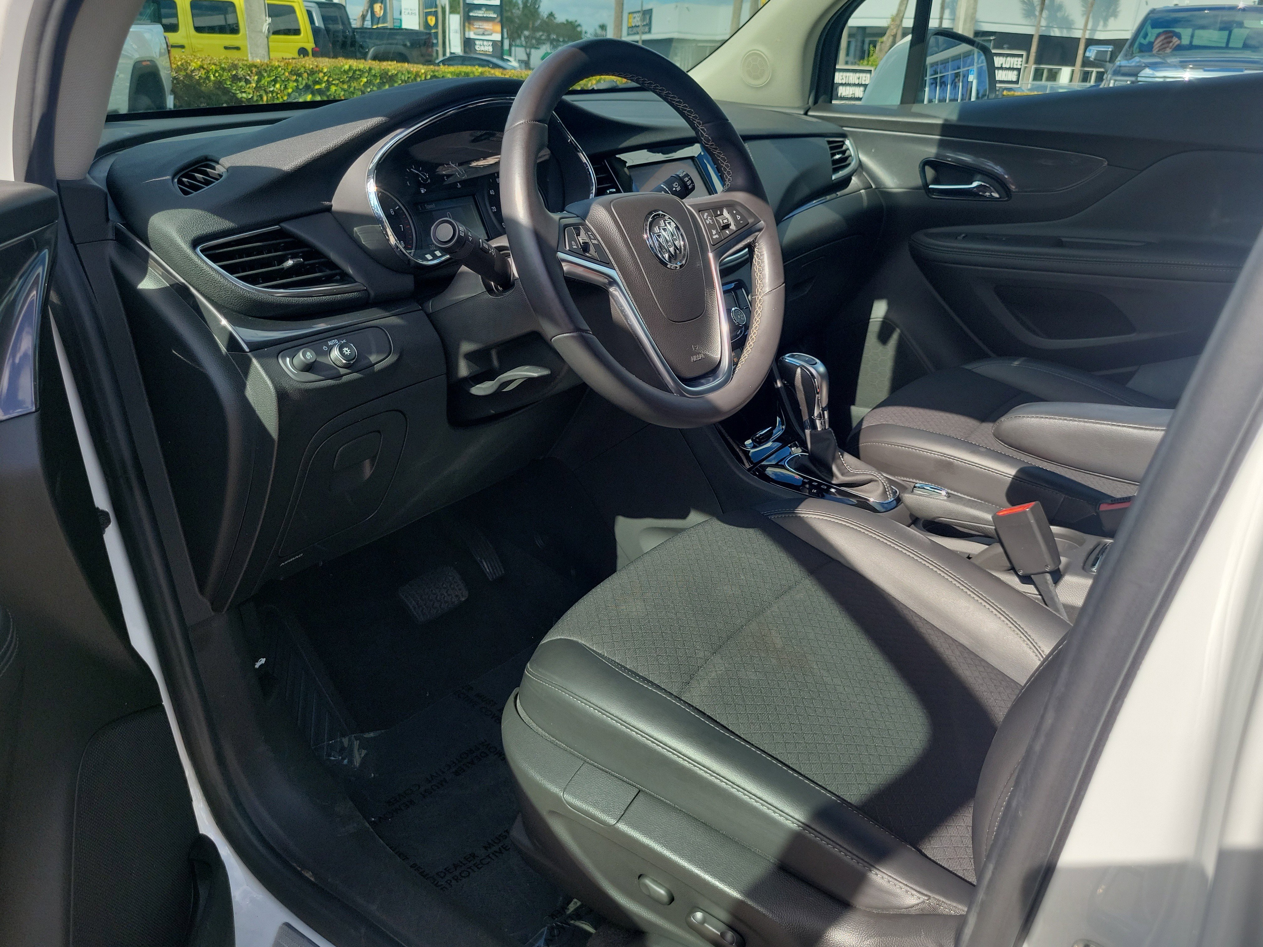 Used 2022 Buick Encore Preferred w/ Safety Package image 9