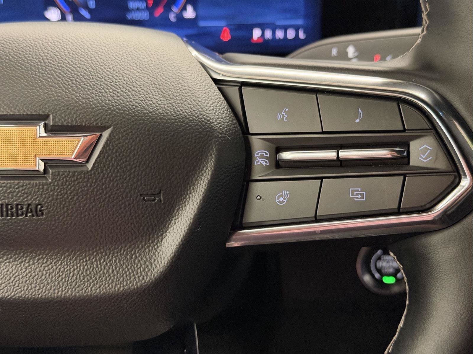 Used 2025 Chevrolet Traverse LT AWD/4WD image 14