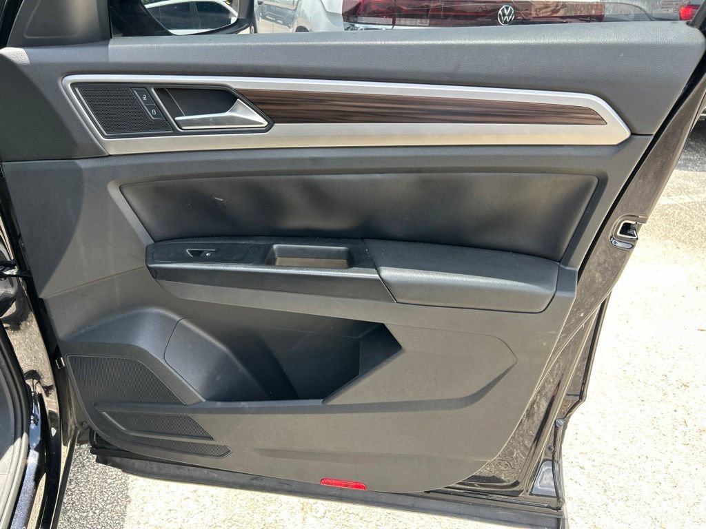 Used 2021 Volkswagen Atlas SE w/ Towing Package FWD image 40