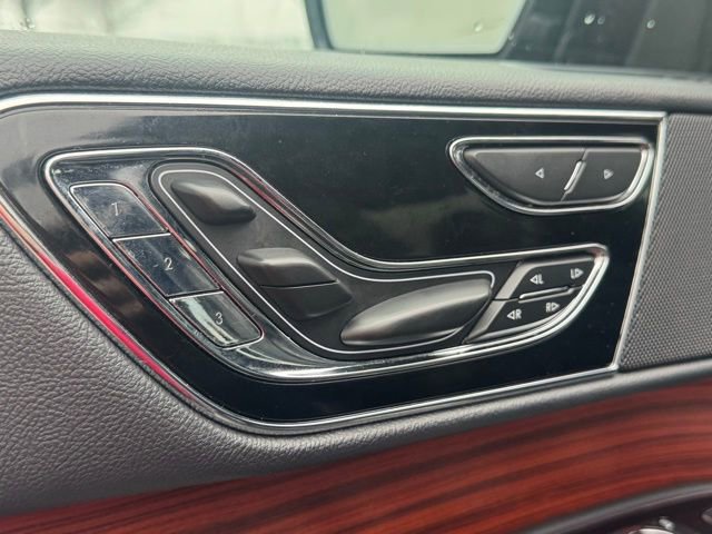 Used 2024 Lincoln Navigator Reserve image 16