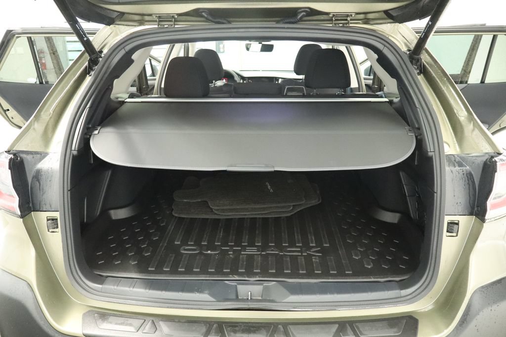 Used 2025 Subaru Outback Premium AWD/4WD image 26