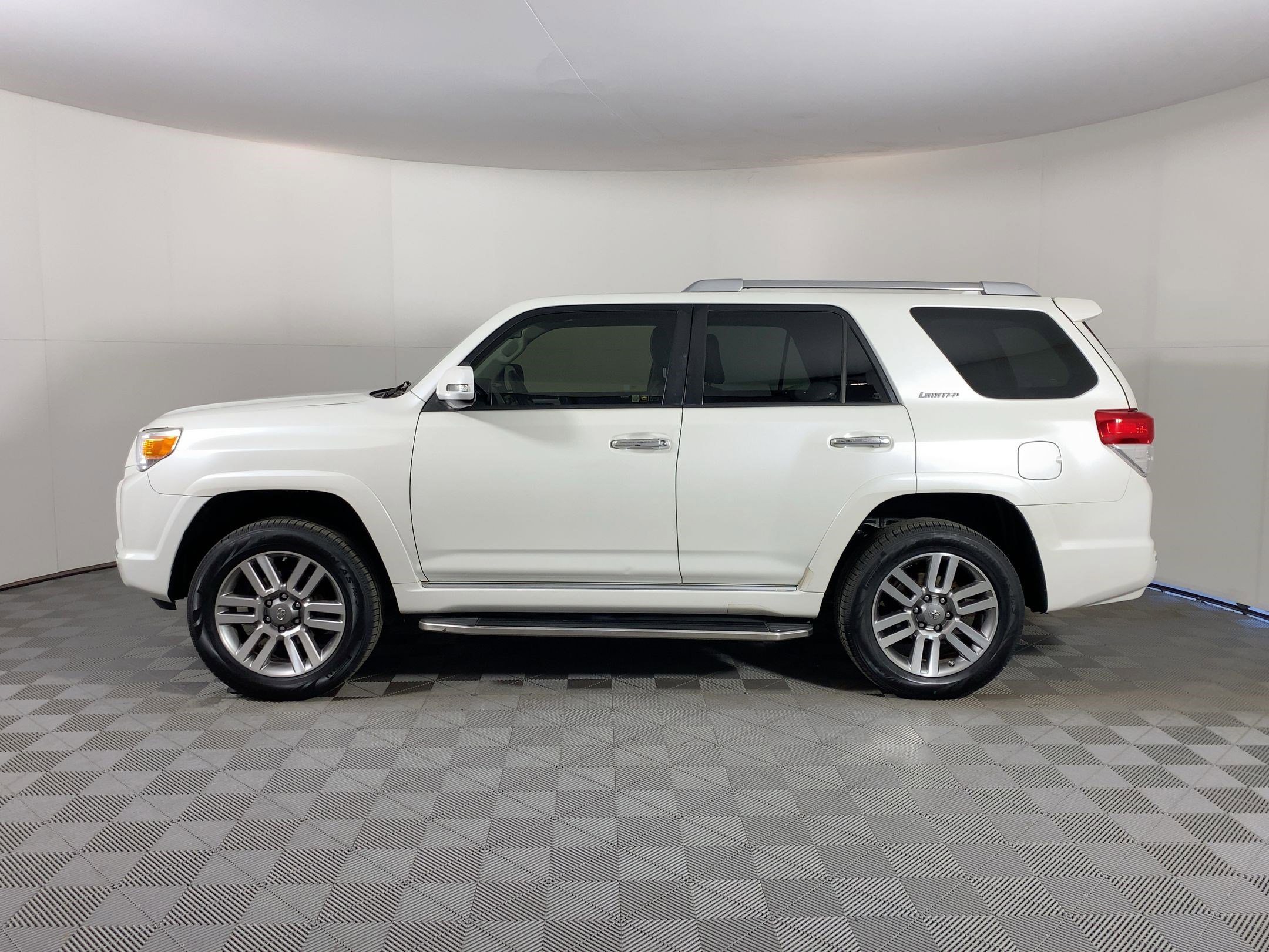 Used 2013 Toyota 4Runner Limited image 2