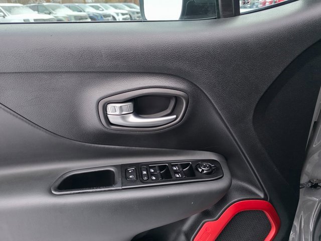 Used 2020 Jeep Renegade Trailhawk w/ Cold Weather Group image 24