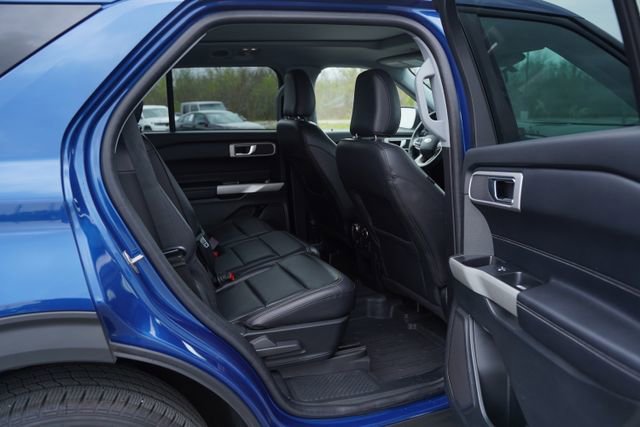 Used 2021 Ford Explorer XLT w/ Equipment Group 202A image 23