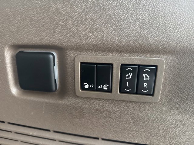 Used 2021 GMC Yukon XL Denali w/ Denali Ultimate Package image 15