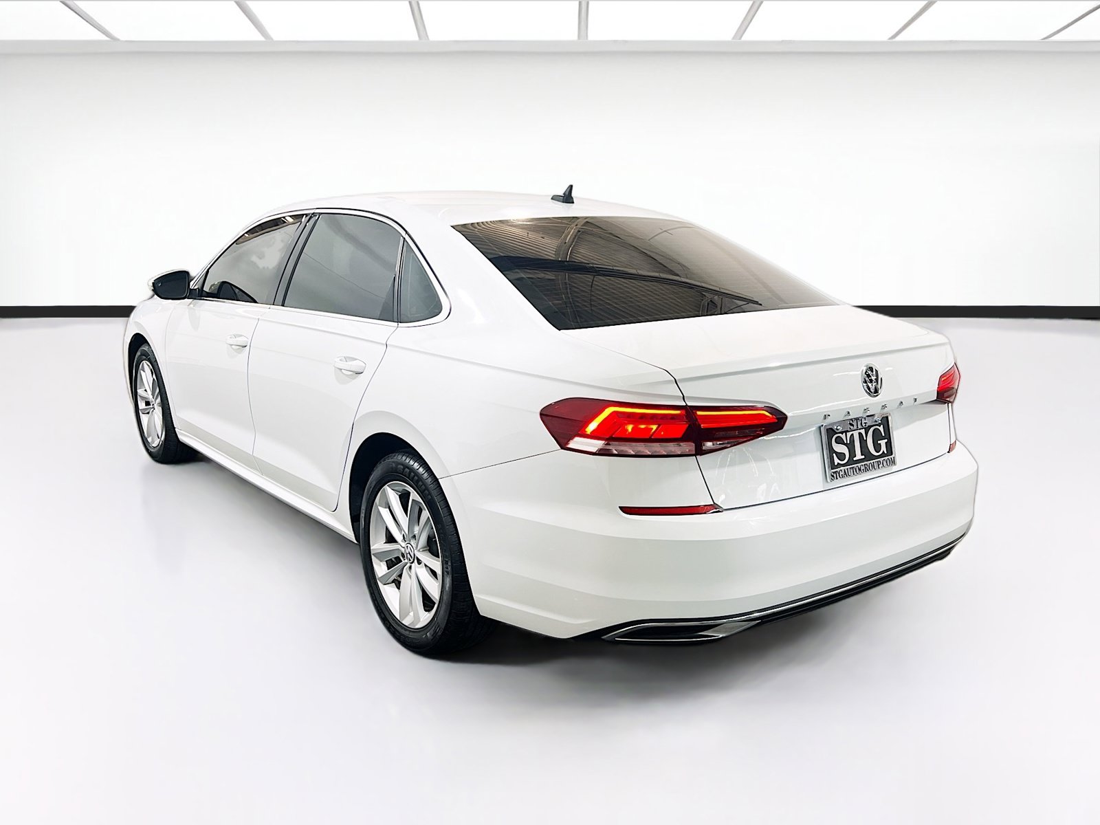 Used 2020 Volkswagen Passat 2.0T SE FWD image 6