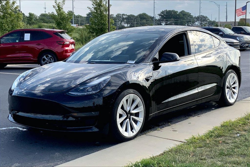 Used 2021 Tesla Model 3 Standard Range Plus RWD image 5