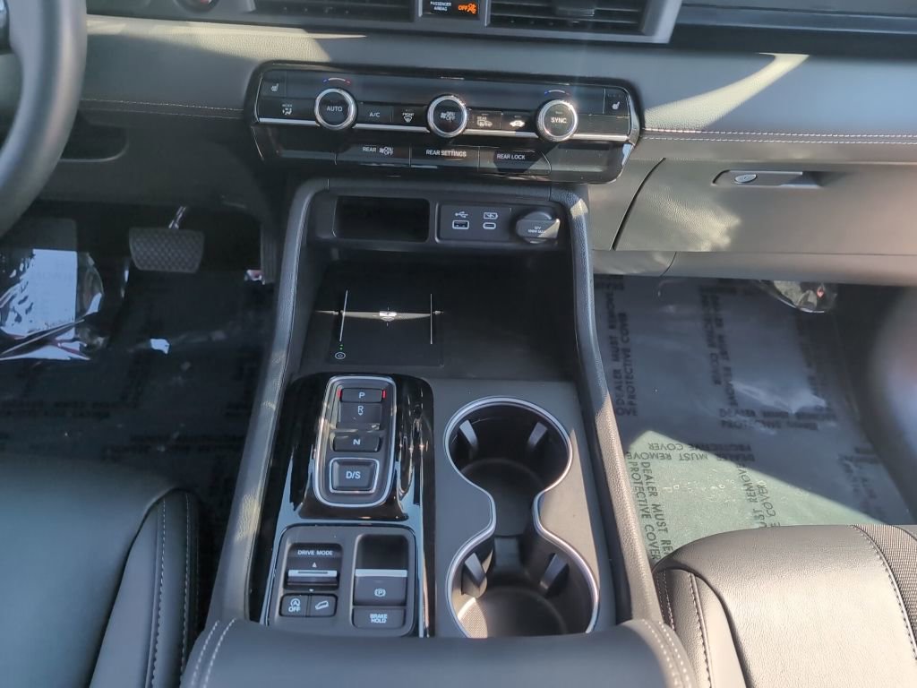 Certified 2025 Honda Pilot Touring image 20