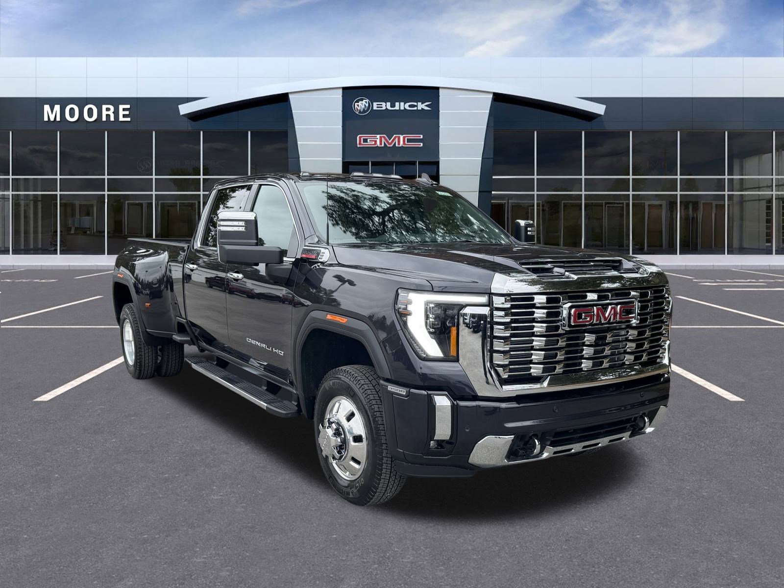 New 2026 GMC Sierra 3500 Denali w/ Denali Reserve Package AWD/4WD image 3